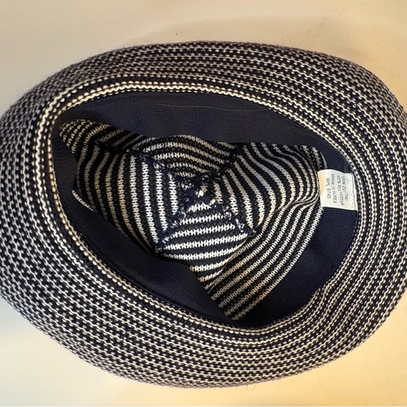 Blue and White Striped Bucket Hat Vintage made in Korea - Picture 6 of 7